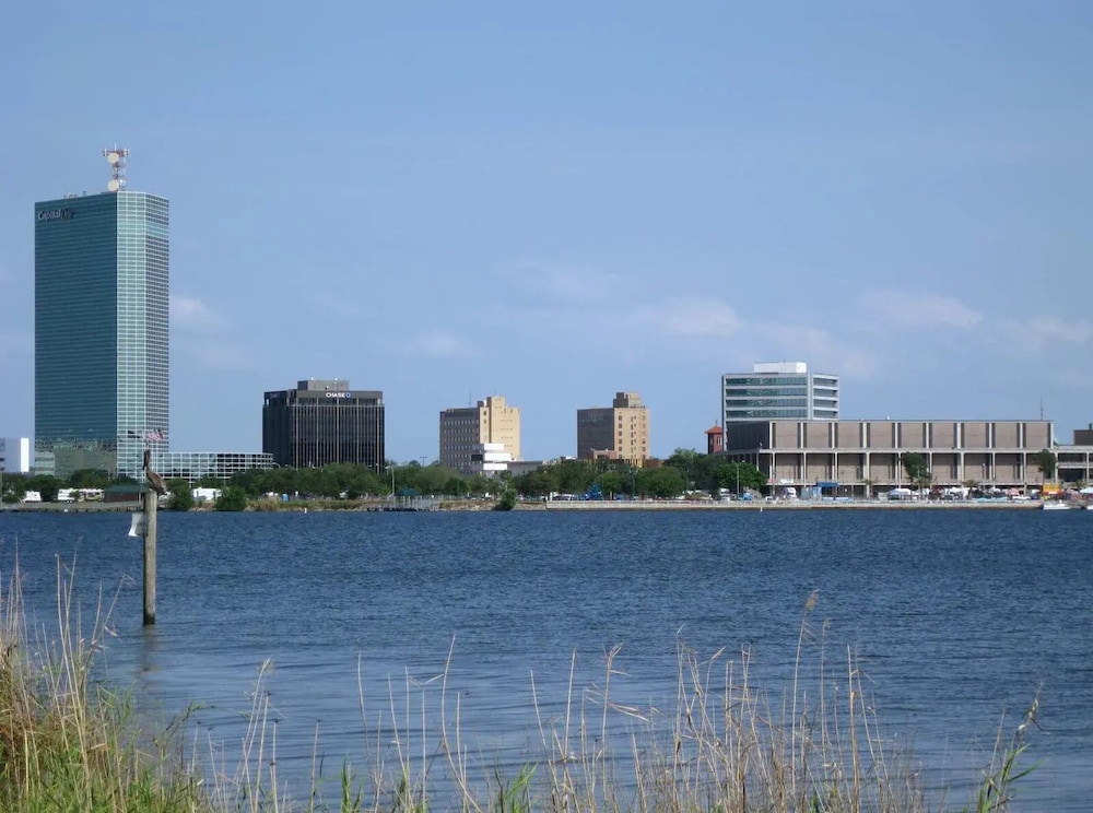 The Marco Hotel Lake Charles 29/35