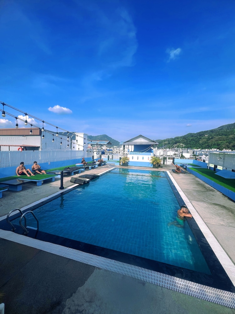 Hotel Baya Patong Beach 61/65