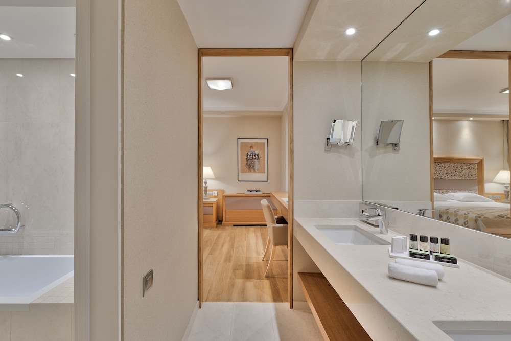 Divani Caravel Hotel 17/87