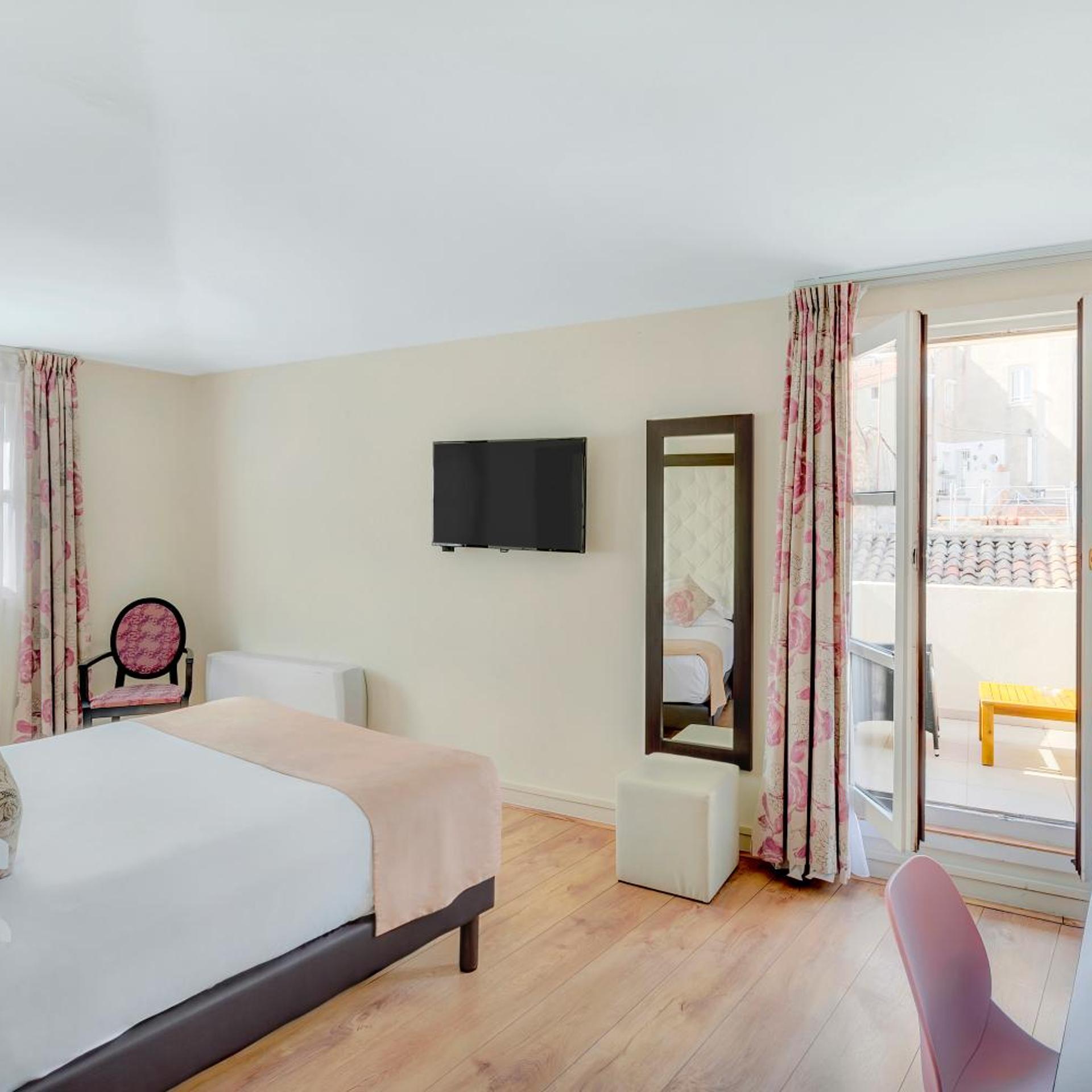 Prestige, Queen Bed