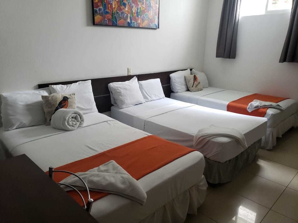 ROOM, TRIPLE