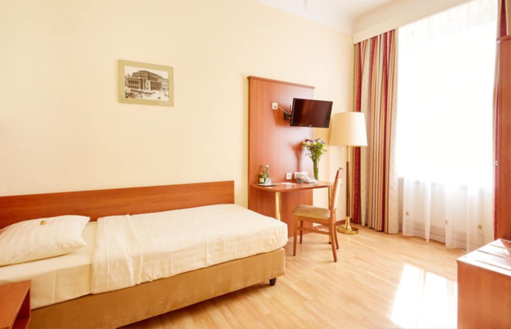 Mozart Hotel 15/60