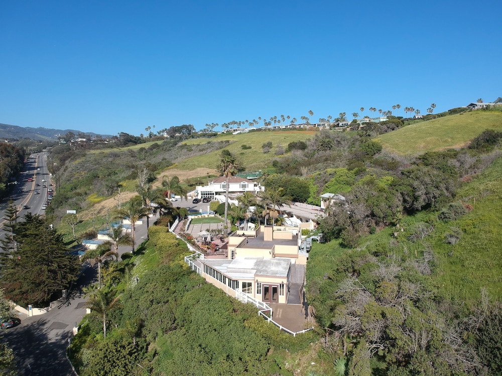 Malibu Country Inn 39/50