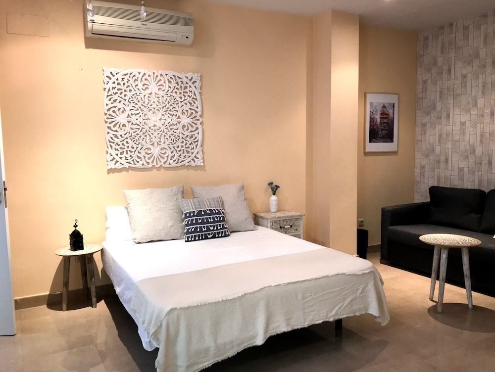 Triana Luxury Home 17/48