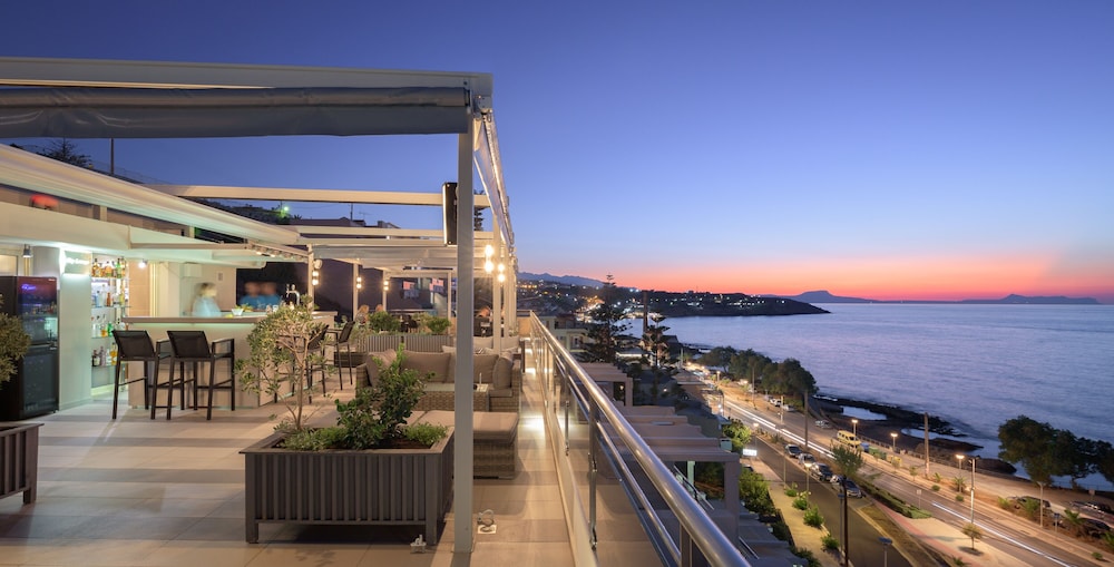 Macaris Suites And Spa 61/66