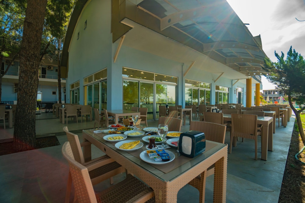 Prenses Sealine Beach Hotel 36/50