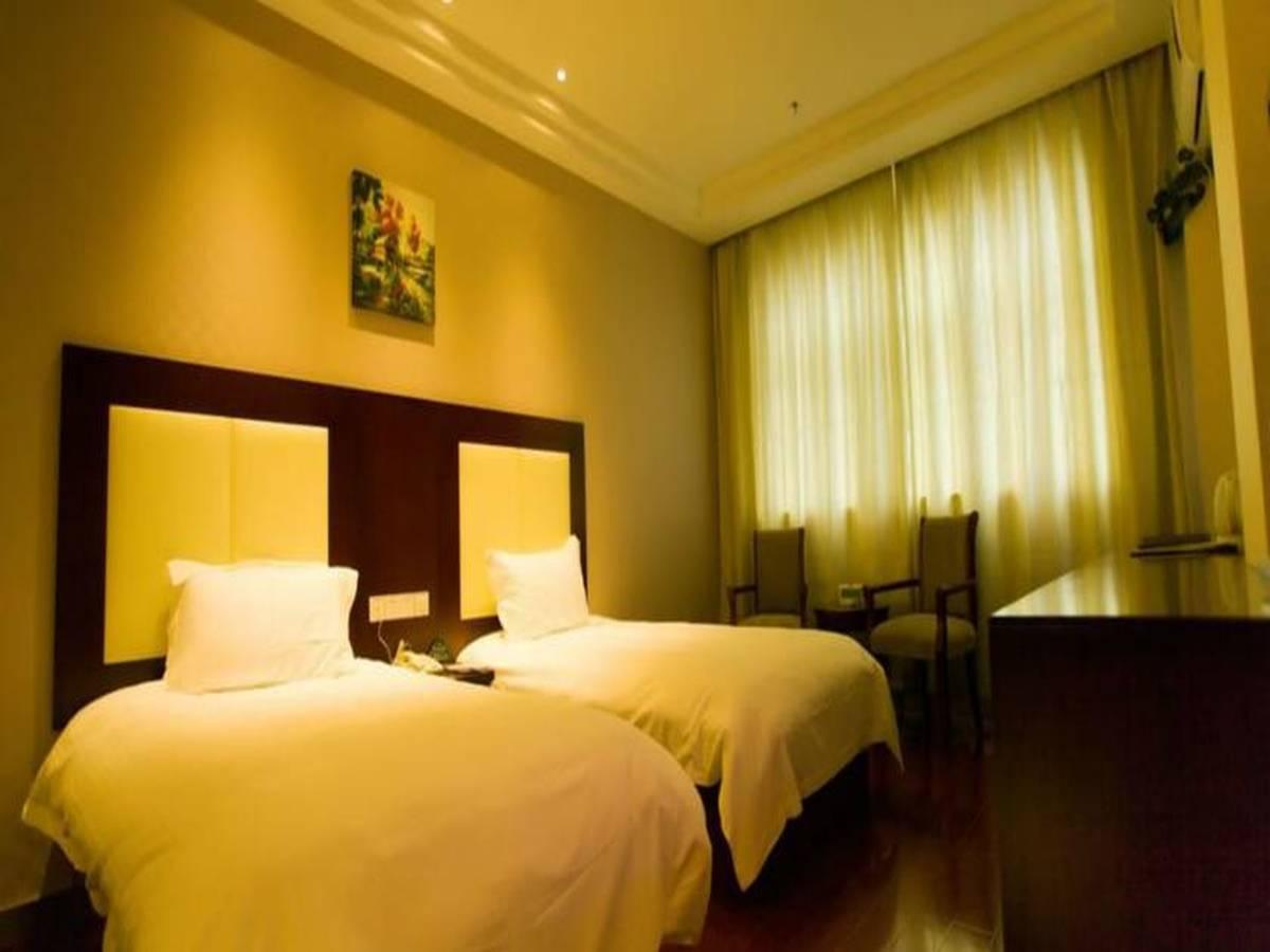 GARDEN, TWIN BEDS