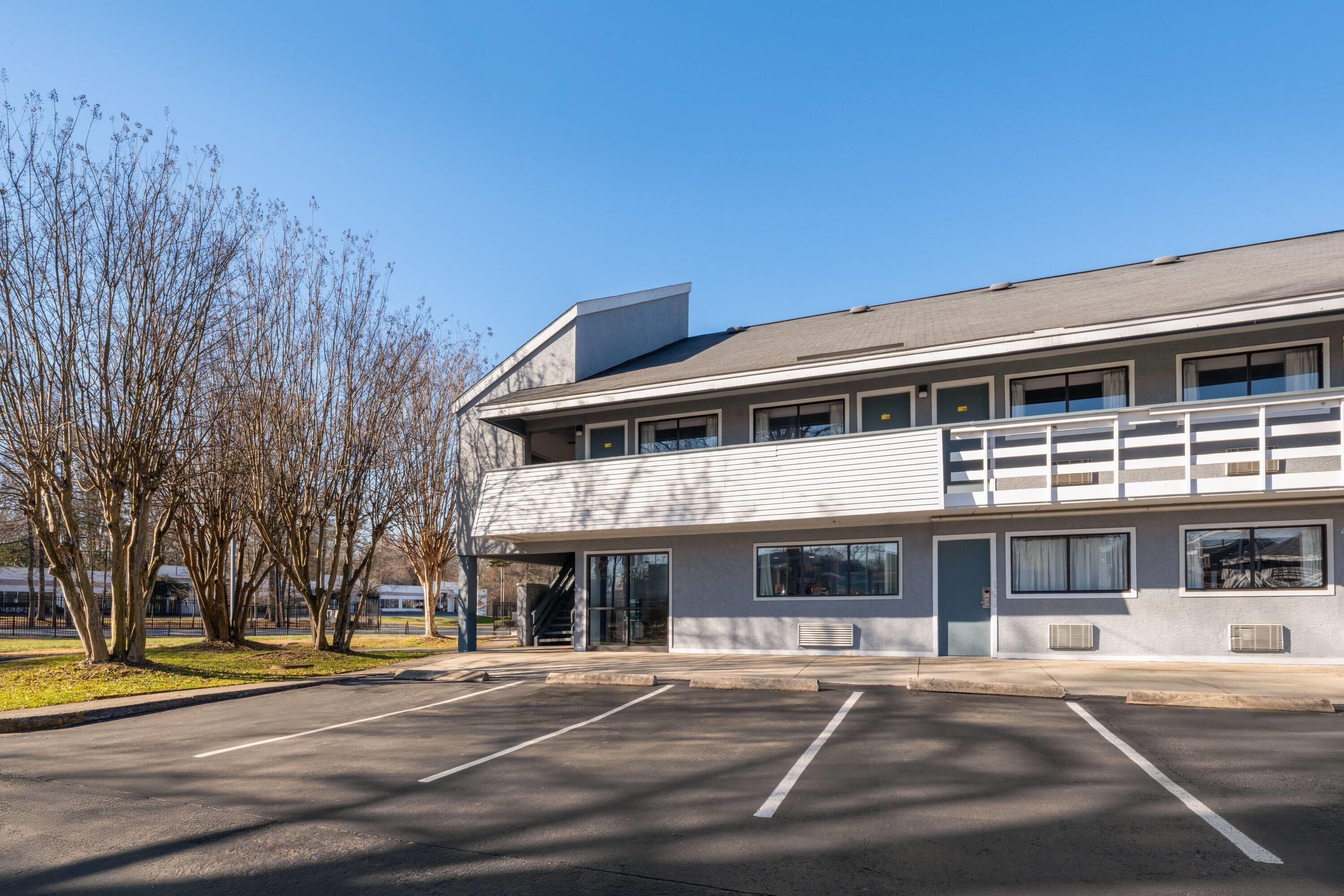 Days Inn by Wyndham Charlotte University 29/35