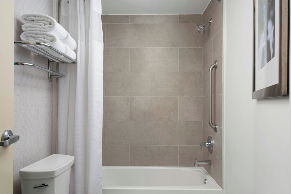 SpringHill Suites Fort Myers Airport 39/41