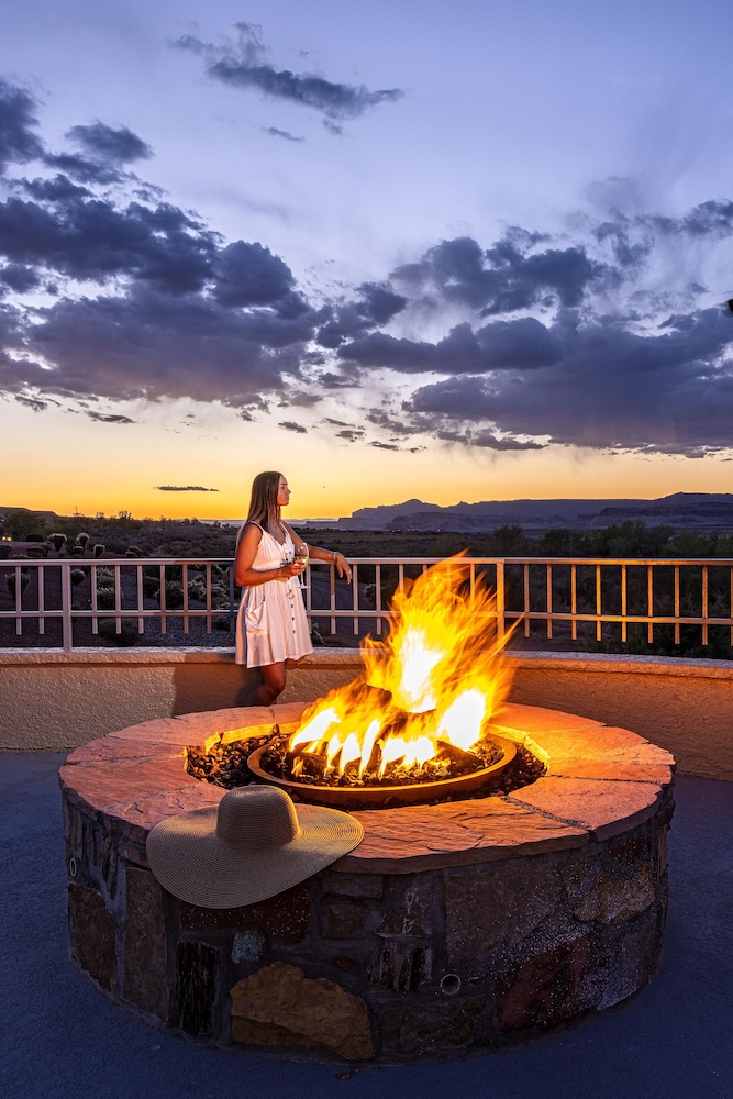 Lake Powell Resort 64/73
