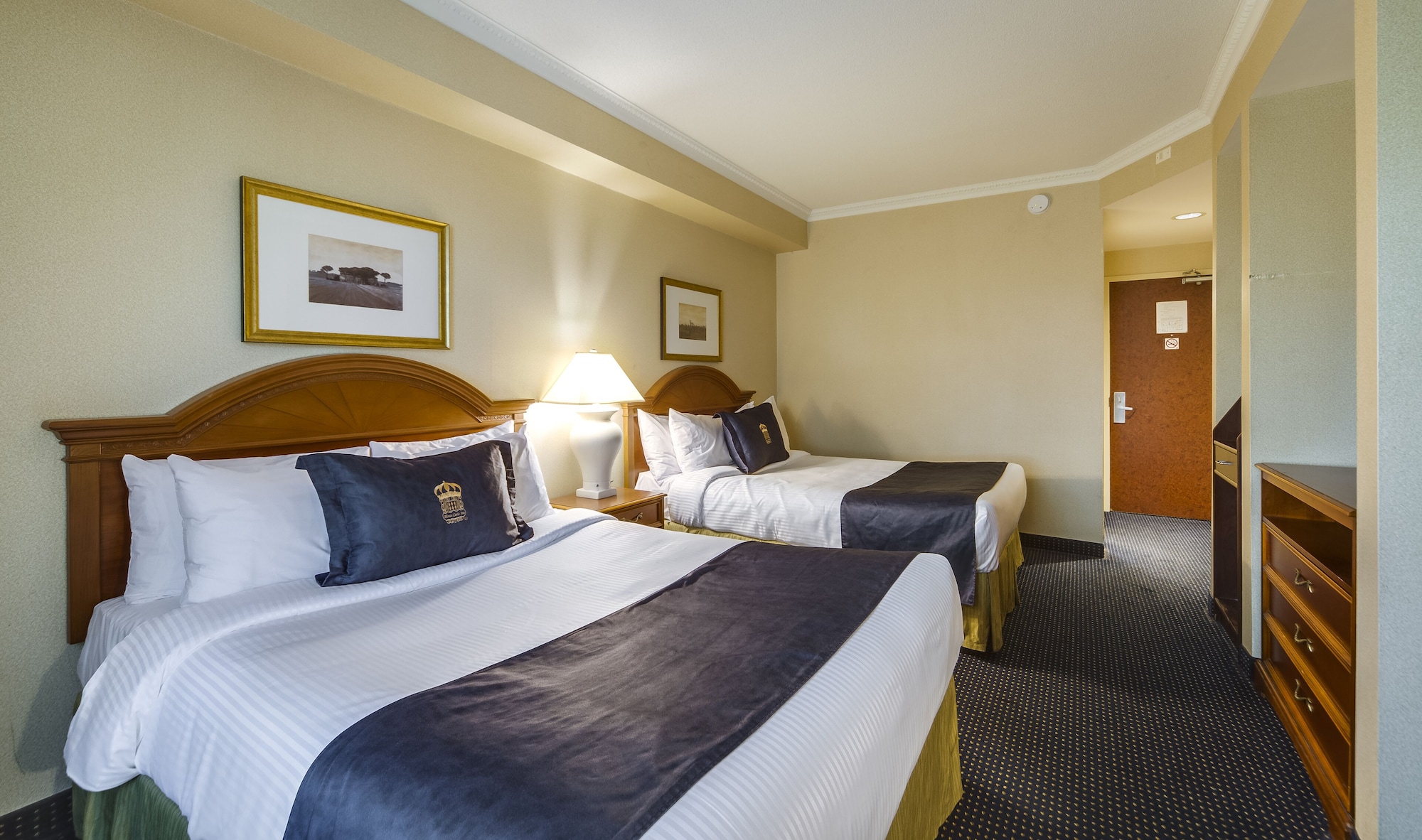EXECUTIVE, SUITE, 2 QUEEN BEDS