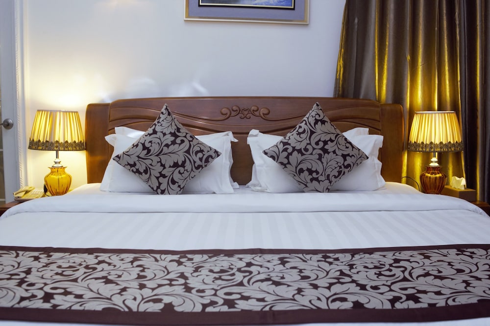 Kingsbridge Royale Hotel 28/50