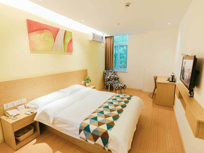 Feature, Double Bed