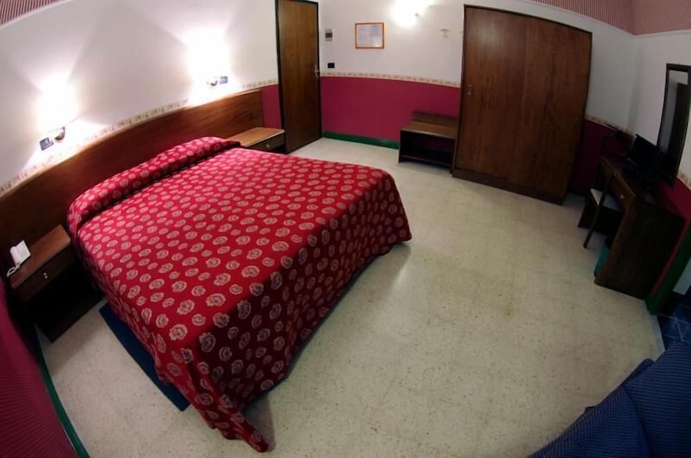Hotel Iris Crillon 11/50