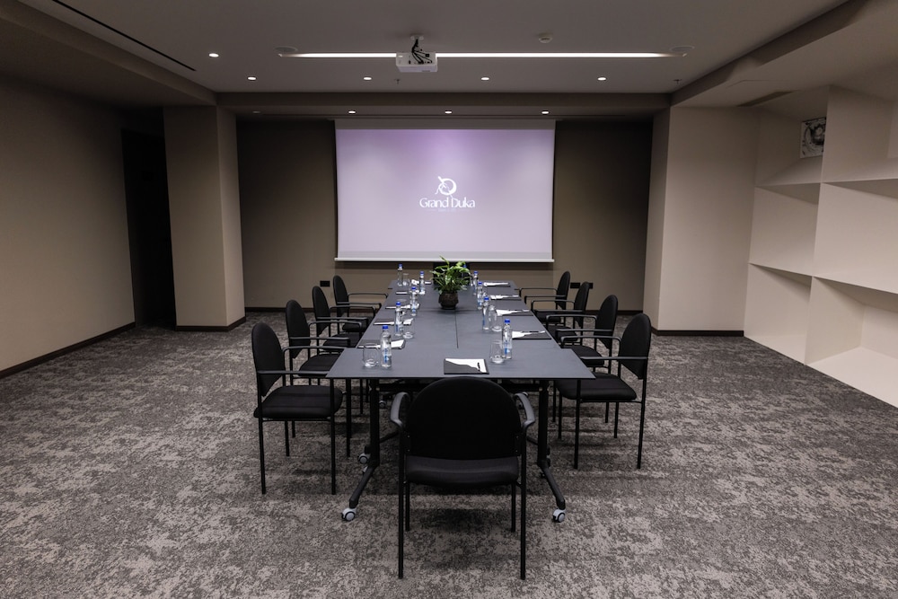 Grand Duka Hotel & Spa 67/73