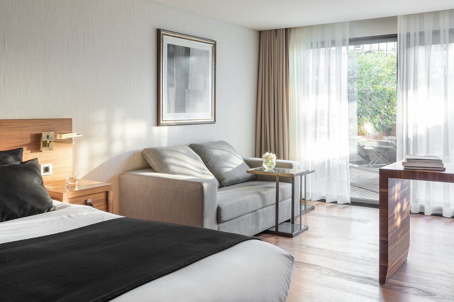 Superior, King Bed, Mountain View