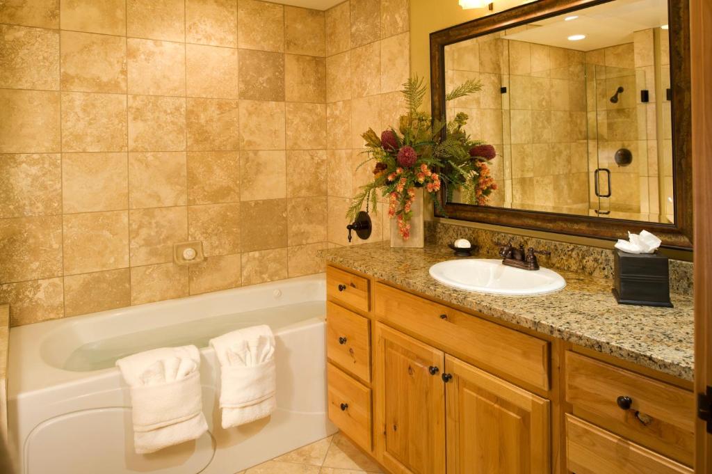 لوفت بغرفتي نوم، Silverado Lodge 3/4