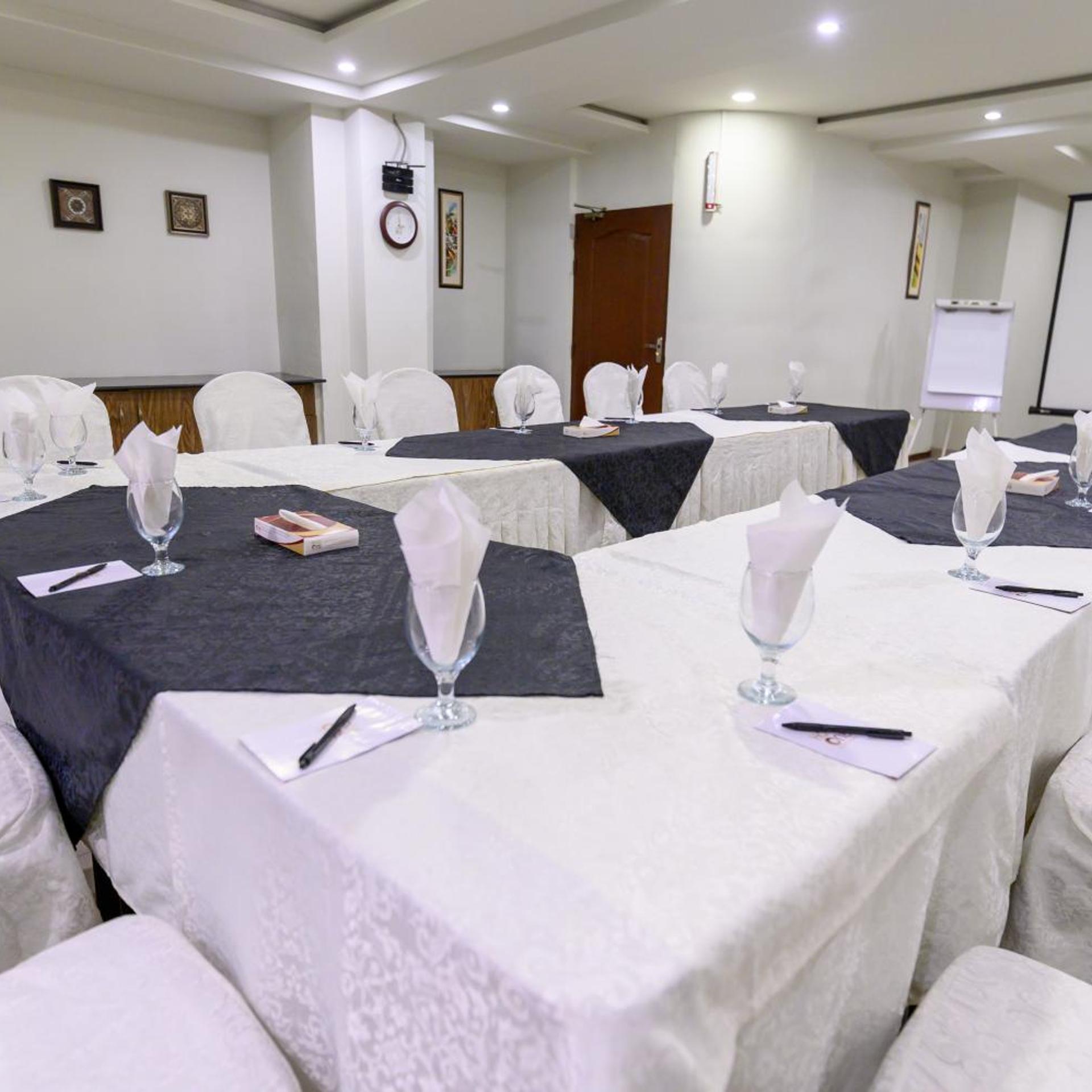 Hotel One Jinnah 39/41