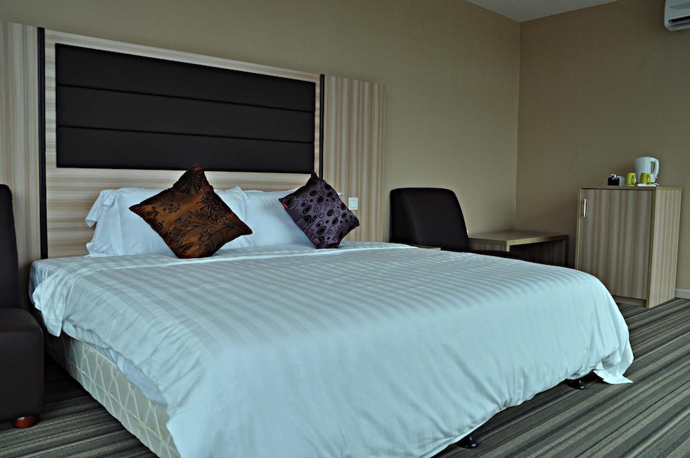 Palette Kota Kinabalu Near by Imago Shopping Mall Formerly Zara's Boutique Hotel 6/53