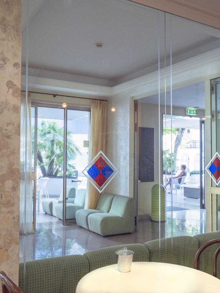 Hotel Montecarlo 20/68