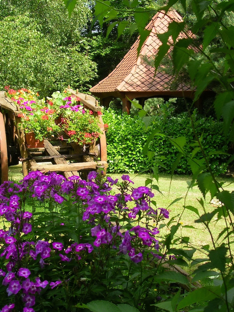 RELAIS DU SILENCE AUBERGE DE LA TOMETTE 50/57
