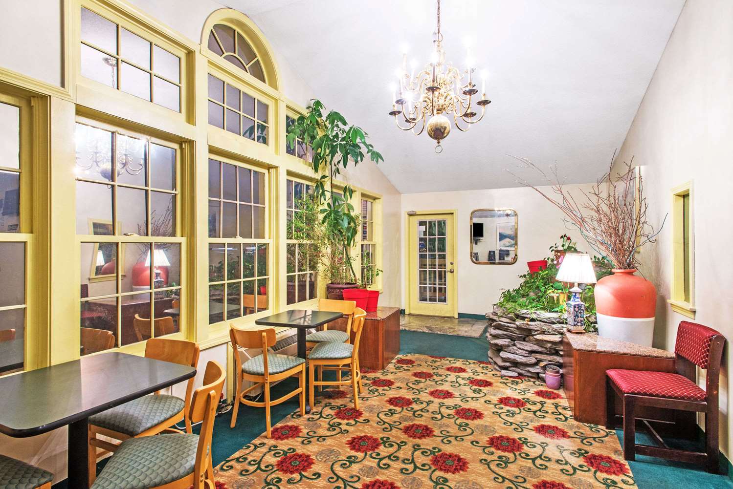 Knights Inn Hadley 10/18