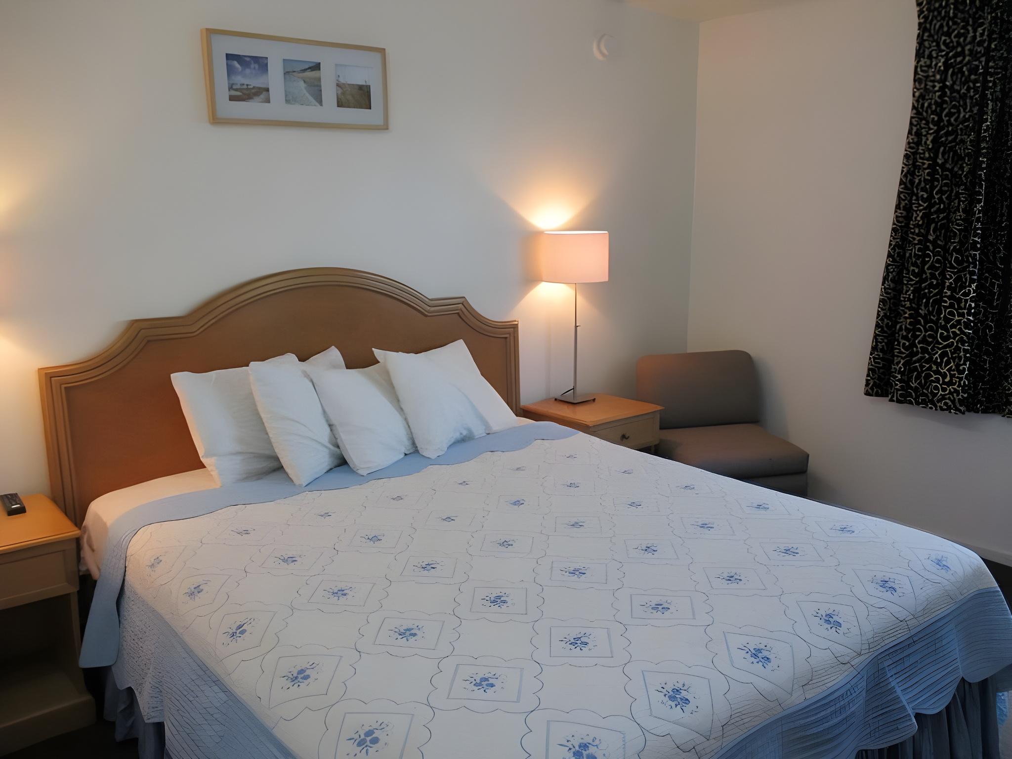 Room, King Bed