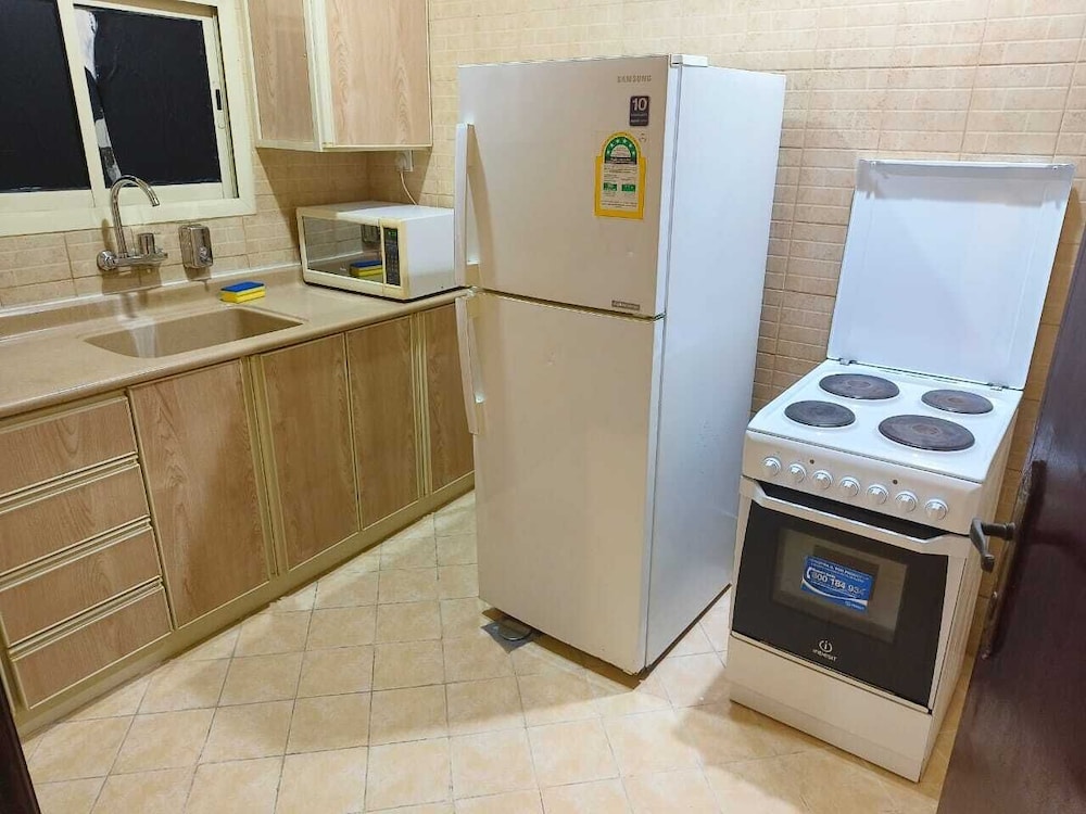 بنايه خليفه(Khalifa Tower Hotel Apartments) 12/69