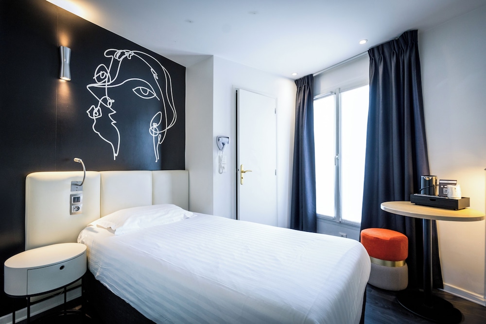 ROOM, SINGLE