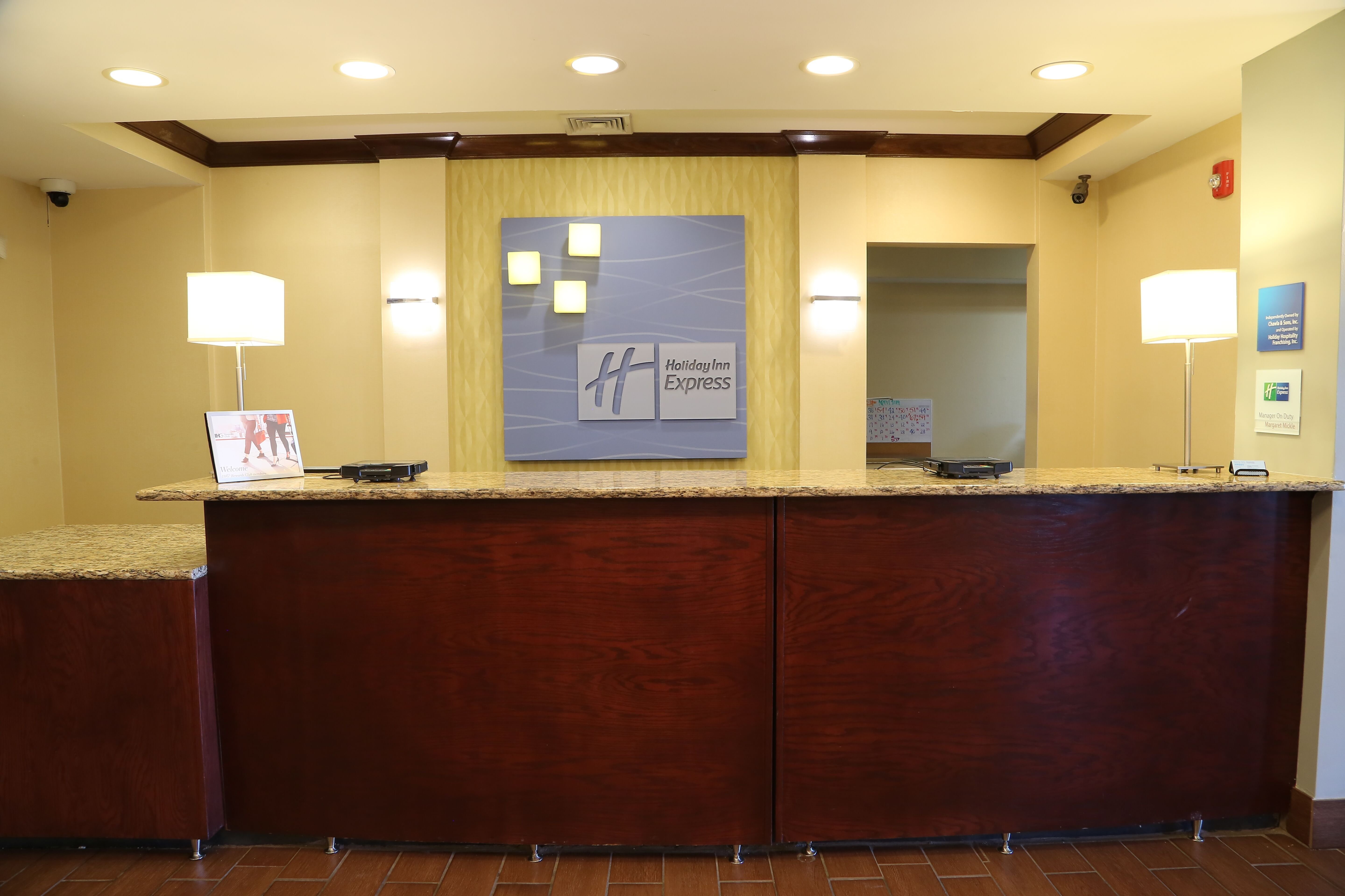 Holiday Inn Express Hotel And Suites Cleveland 6/35