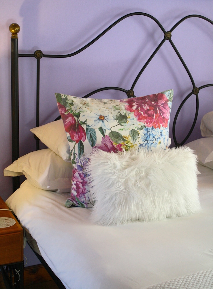 Rothman Manor Guest House 20/50
