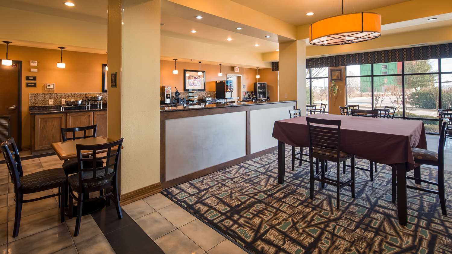 Best Western Plus Christopher Inn & Suites 23/32