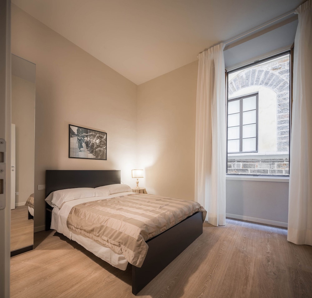 TOWER, SUPERIOR, DOUBLE OR TWIN BED, ANNEX