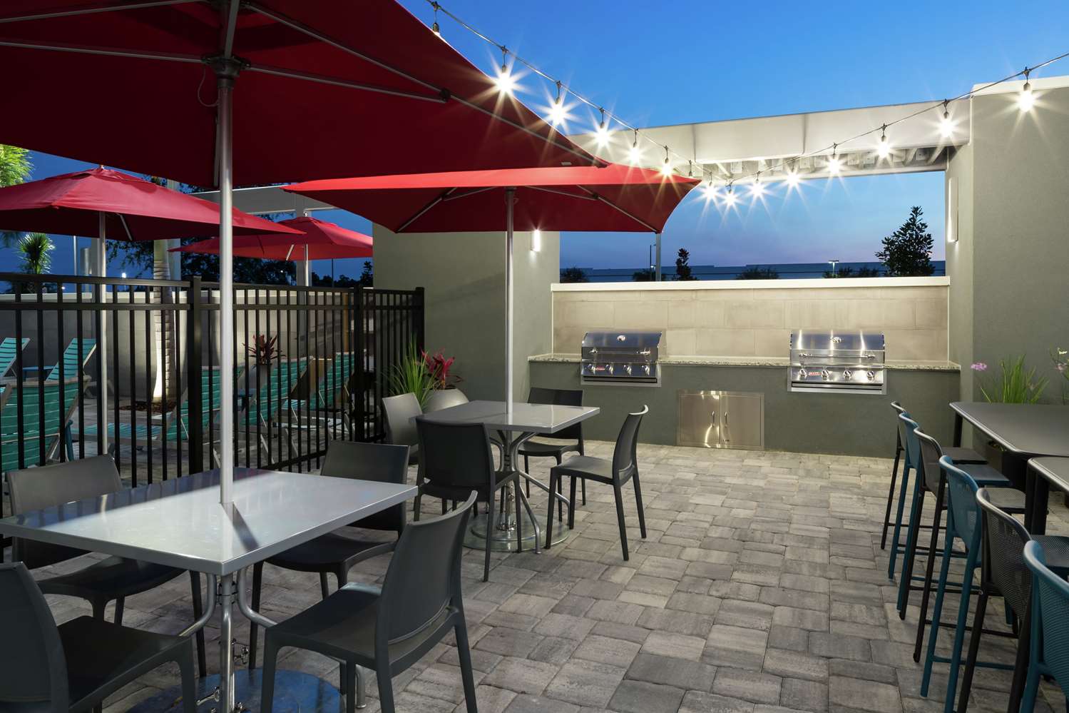 Home2 Suites By Hilton Orlando Airport Fl 32/43