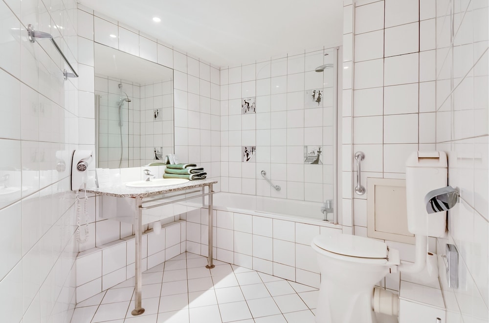 La Maison Hotel Mulhouse Centre 46/50