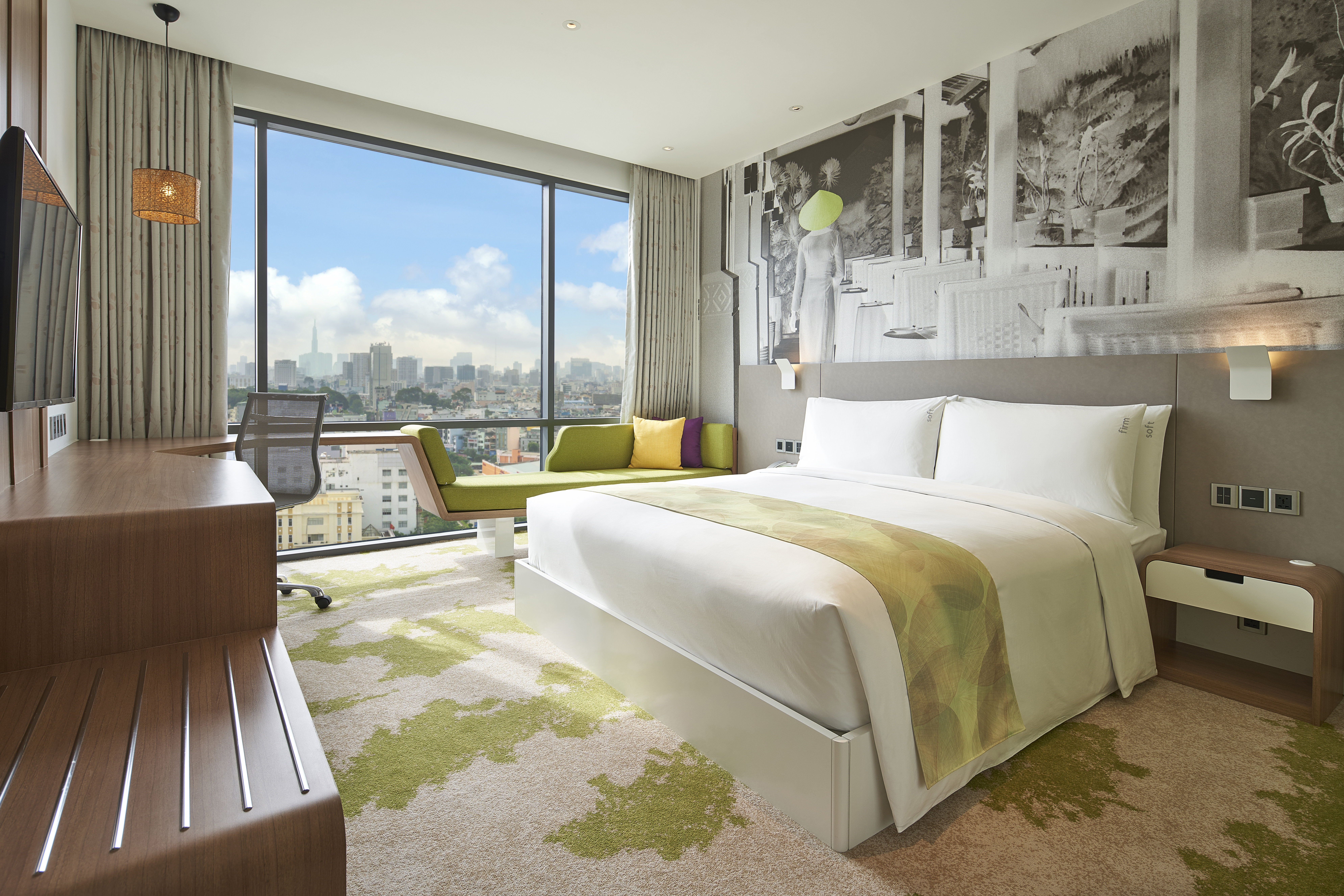 Holiday Inn & Suites Saigon Airport 12/50