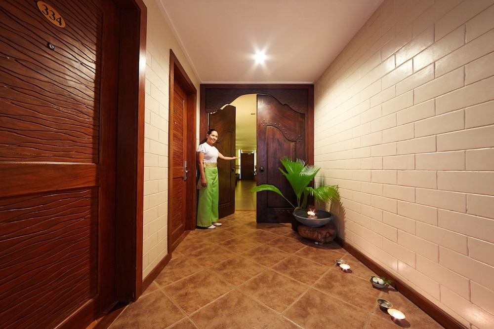 CEBU WHITE SANDS RESORT AND SPA 18/50