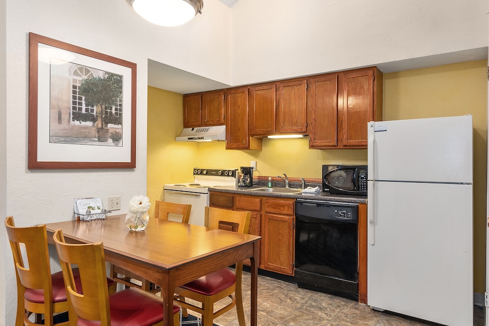 Residences at Daniel Webster 36/50