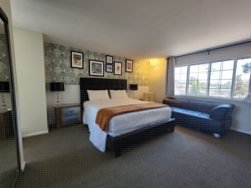 Cinnamon Bear Inn 27/80