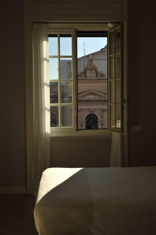 Bergamo Inn 43 11/31