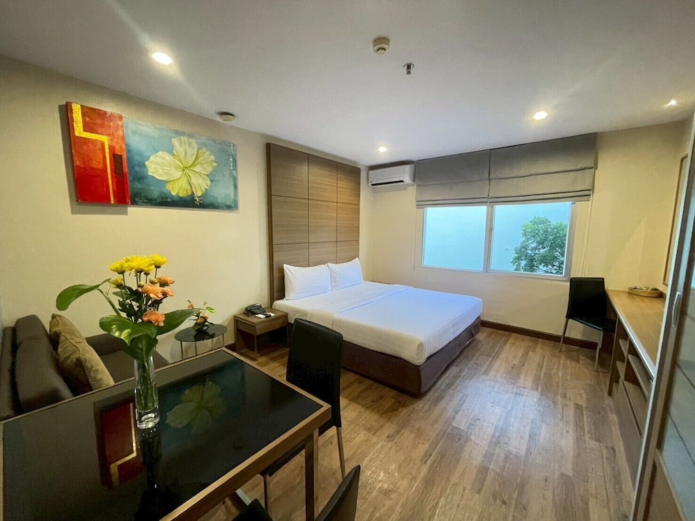 Sima Thani Hotel 33/50
