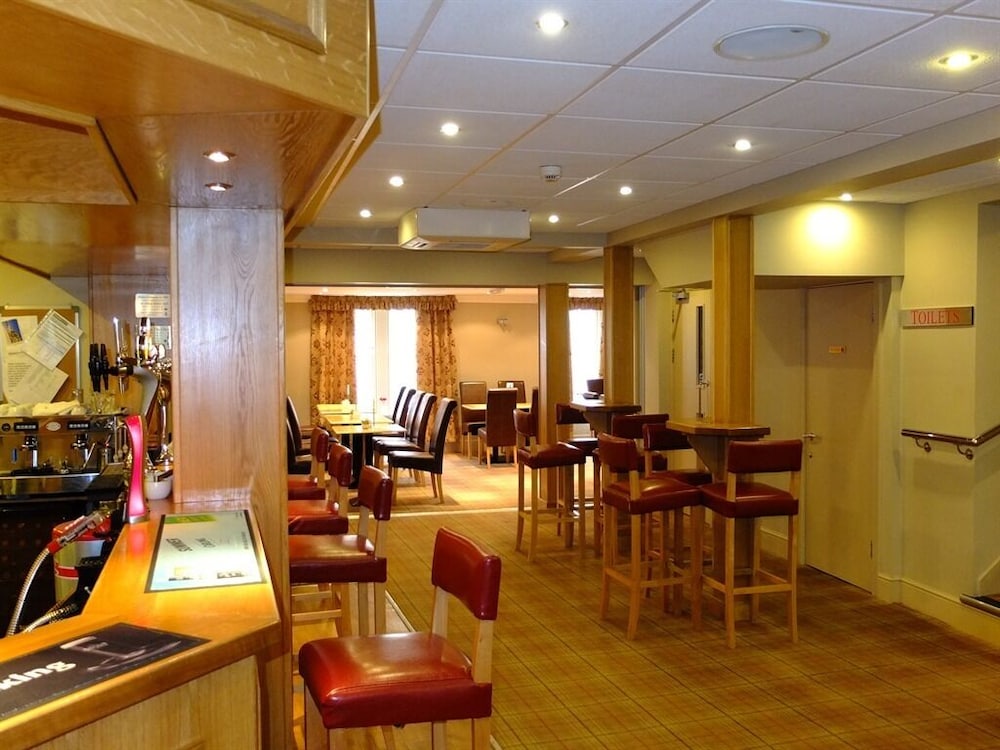 The Golden Lion Hotel 15/17