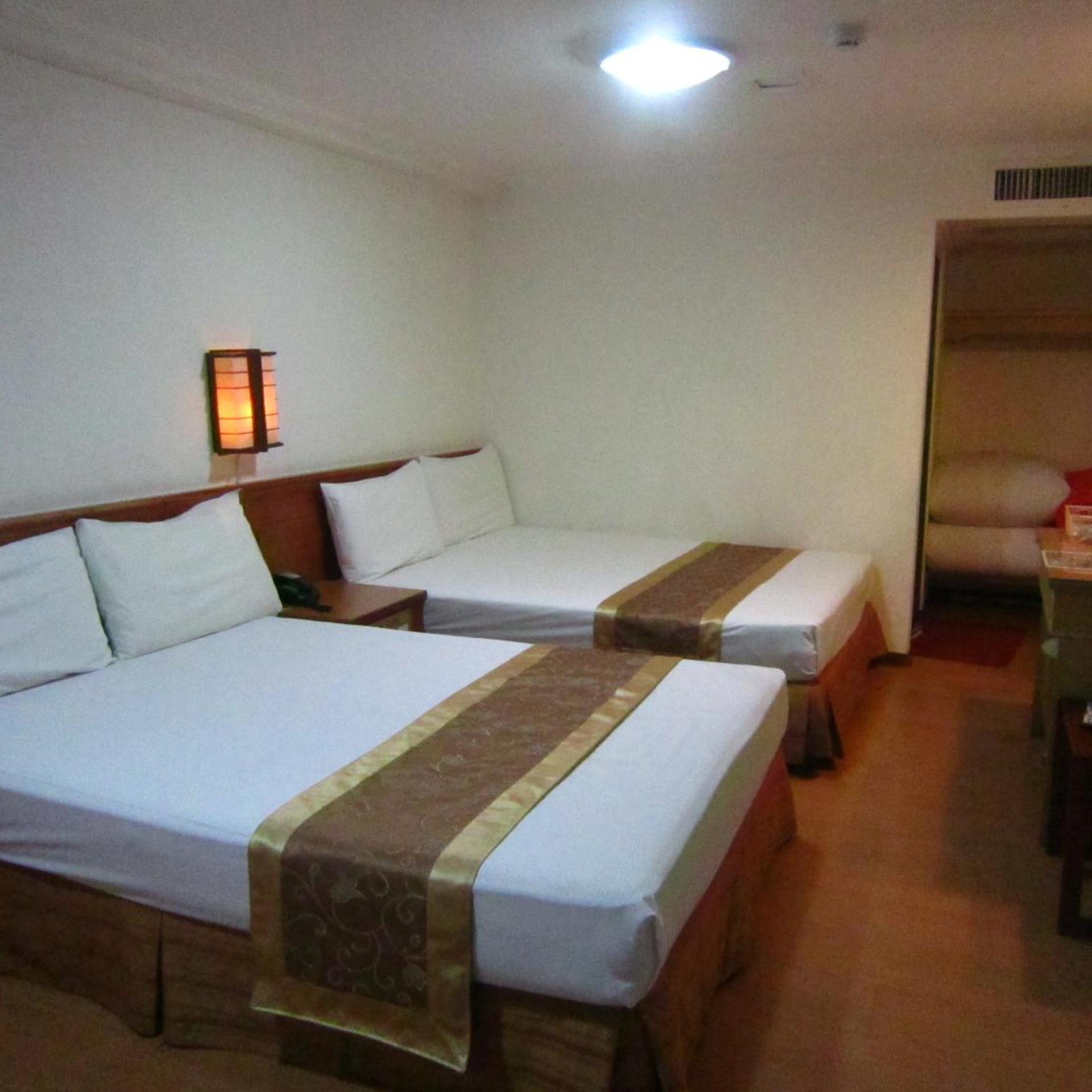 Gau Shan Ching Hotel 4/23