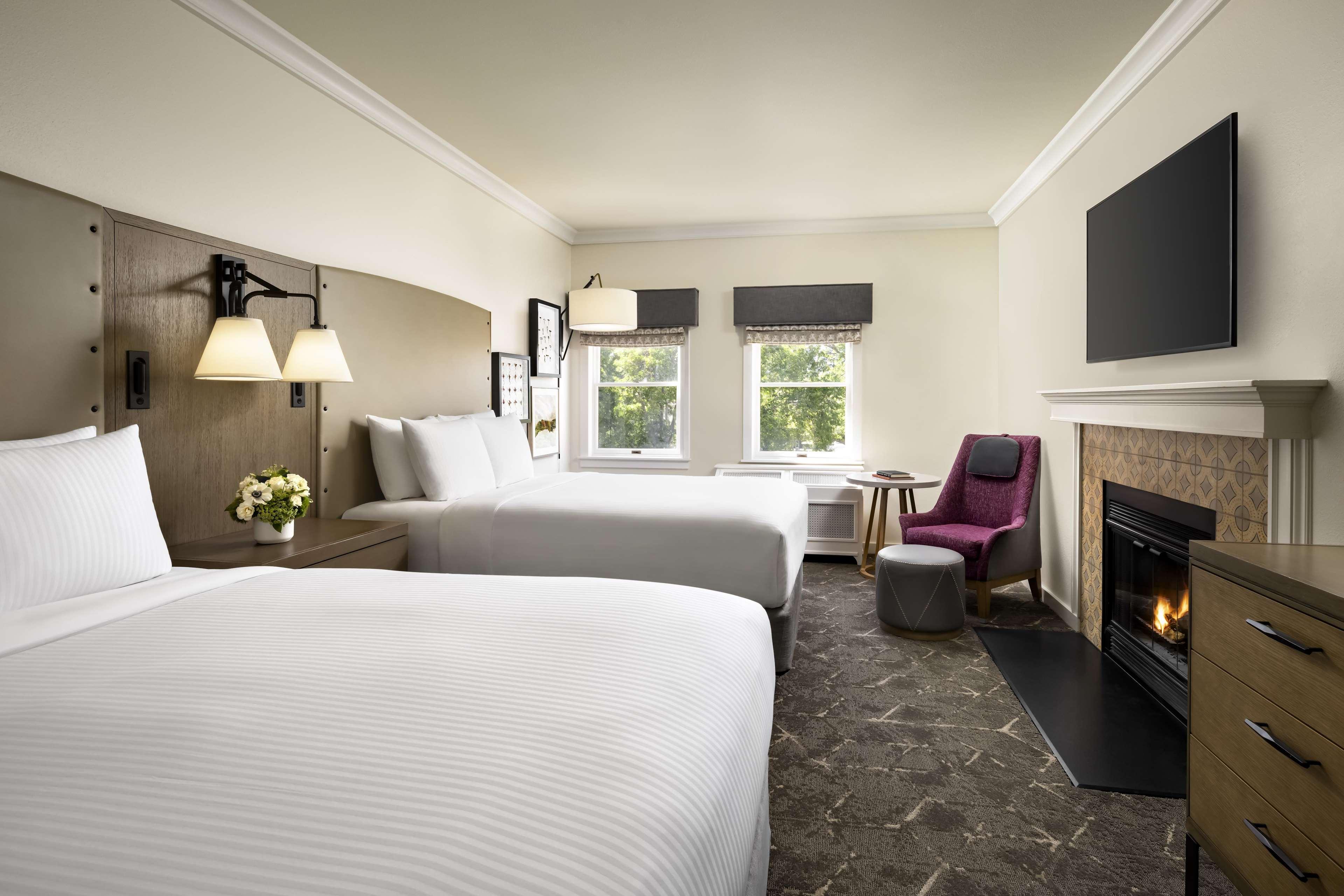 Deluxe, Double Bed