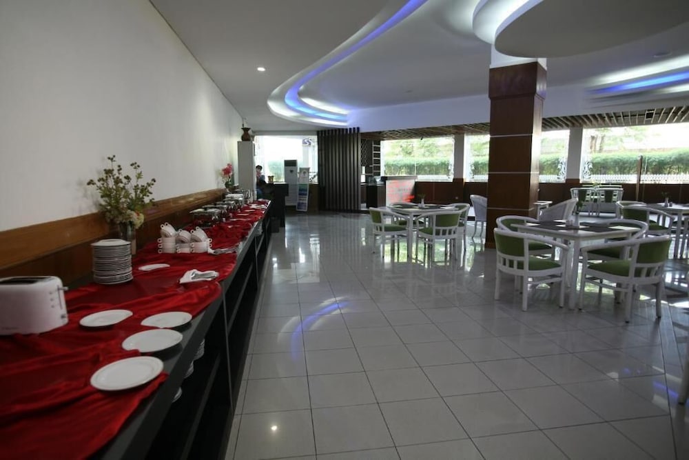 Hotel New Puri Garden Bandara Semarang 32/44
