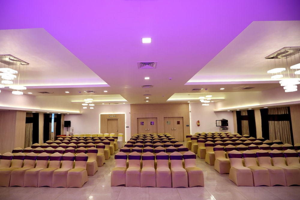 Nk Grand Park Hotel 46/60
