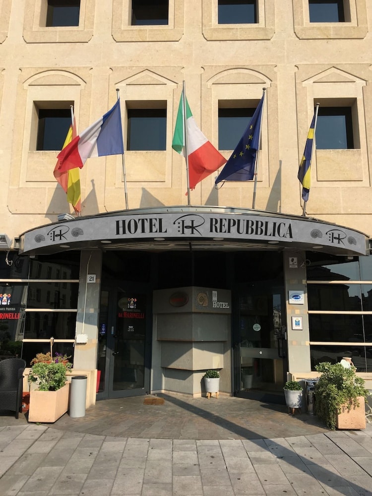 HR Hotel 1/28