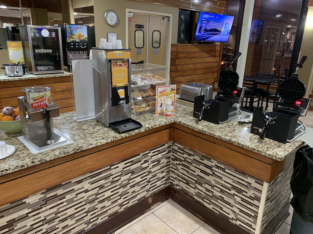 Quality Inn and Suites Pensacola Bayview 14/49