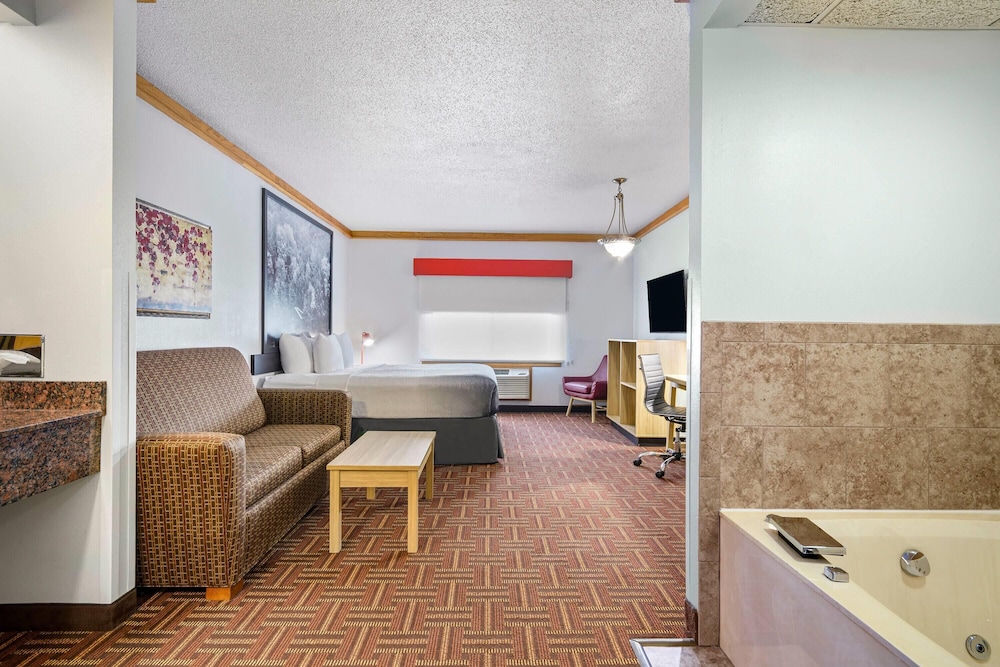 Super 8 By Wyndham Eveleth 30/49