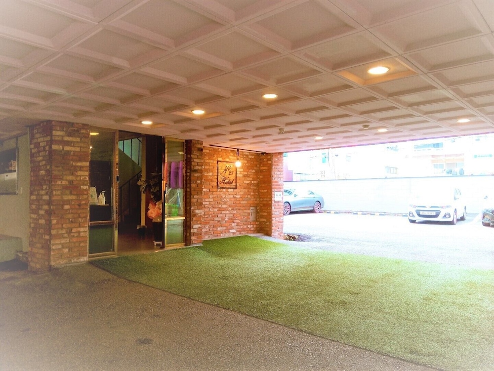 No.25 Hotel 69/75